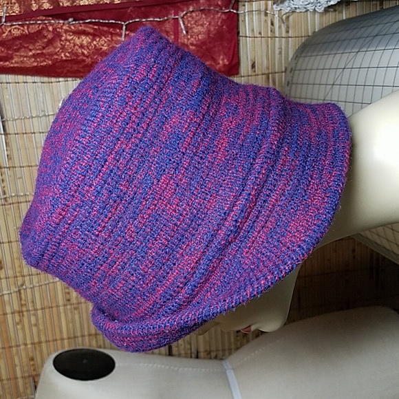 Gorgeous Blue and Burgundy Heavyweight Hat - Picture 6 of 7